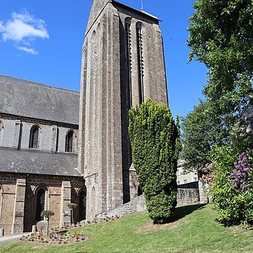 Collégiale Saint-Évroult de Mortain