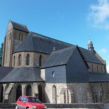 Collégiale Saint-Évroult de Mortain