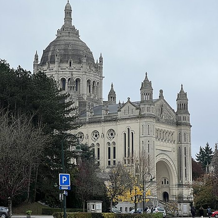 Photo de Basilique Sainte-Thérèse