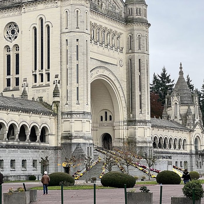 Photo de Basilique Sainte-Thérèse