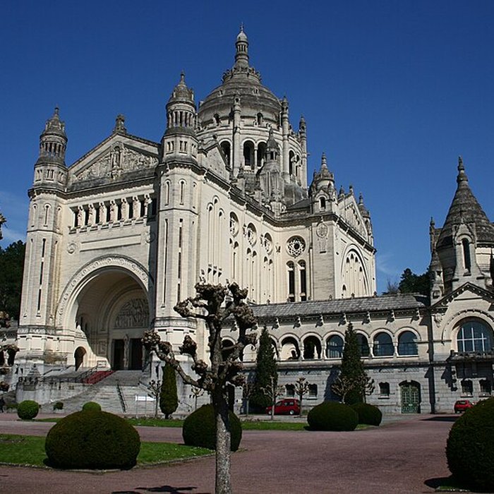 Photo de Basilique Sainte-Thérèse