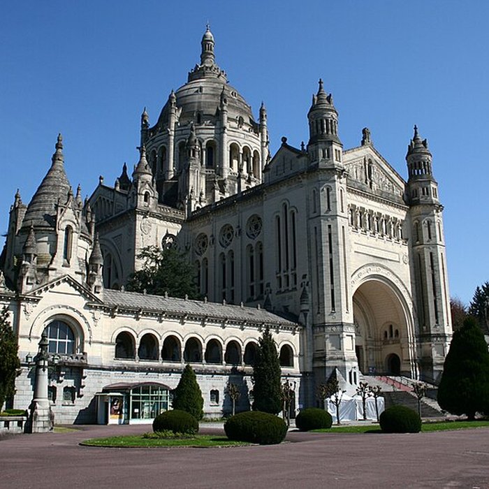 Photo de Basilique Sainte-Thérèse