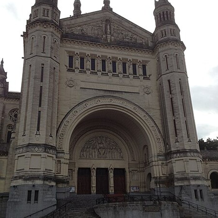 Photo de Basilique Sainte-Thérèse