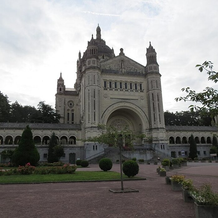 Photo de Basilique Sainte-Thérèse