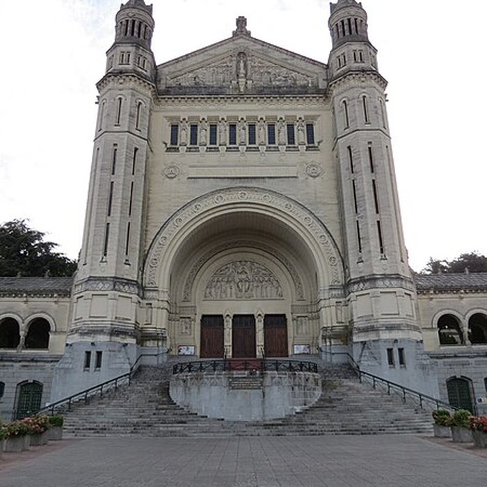 Photo de Basilique Sainte-Thérèse