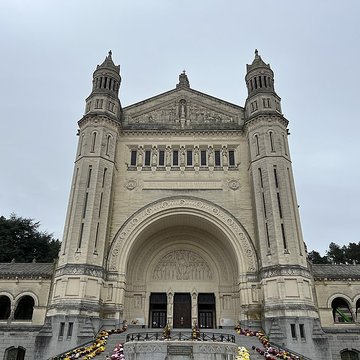 Basilique Sainte-Thérèse