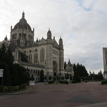 Basilique Sainte-Thérèse