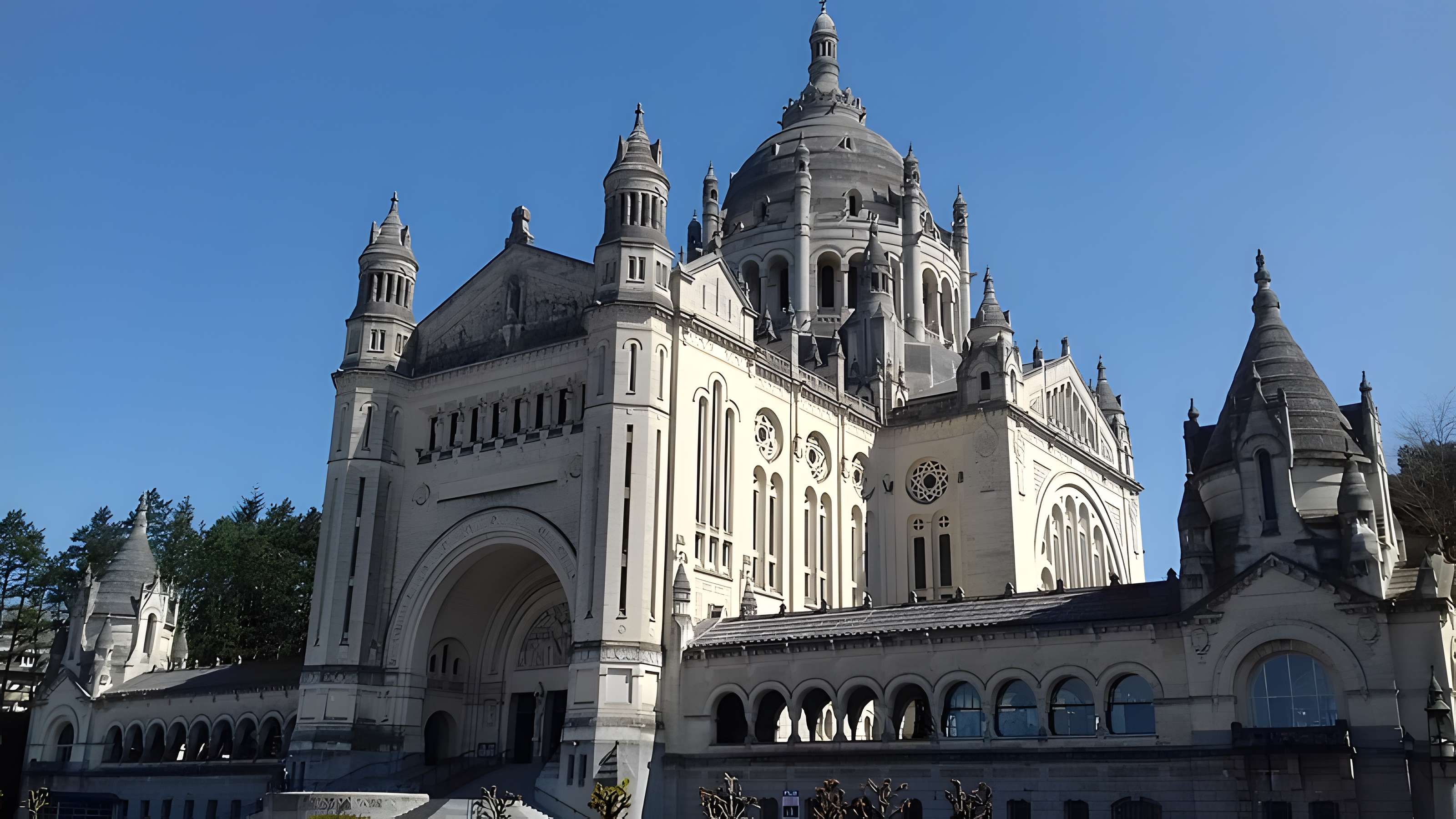 Basilique Sainte-Thérèse