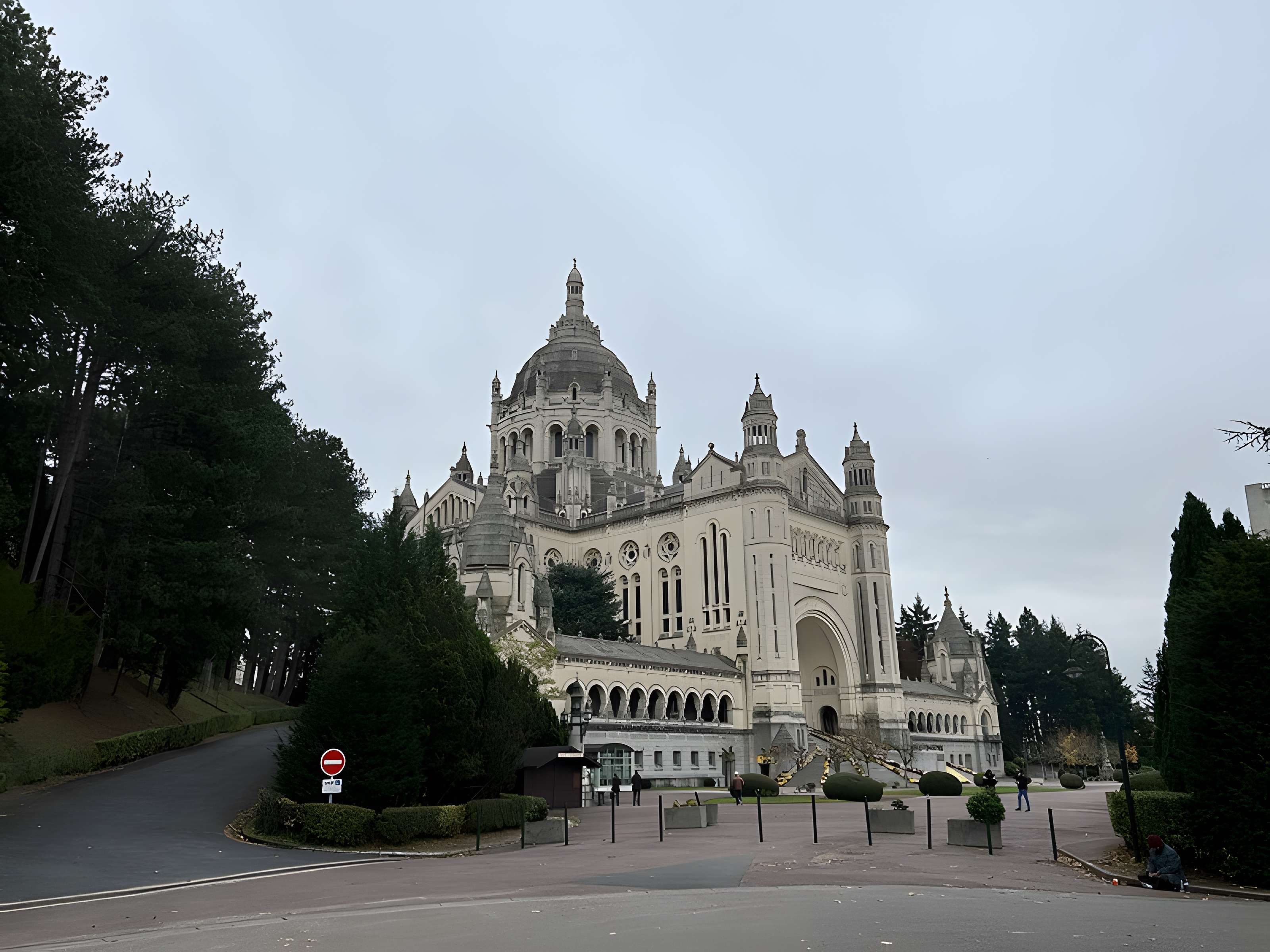Basilique Sainte-Thérèse