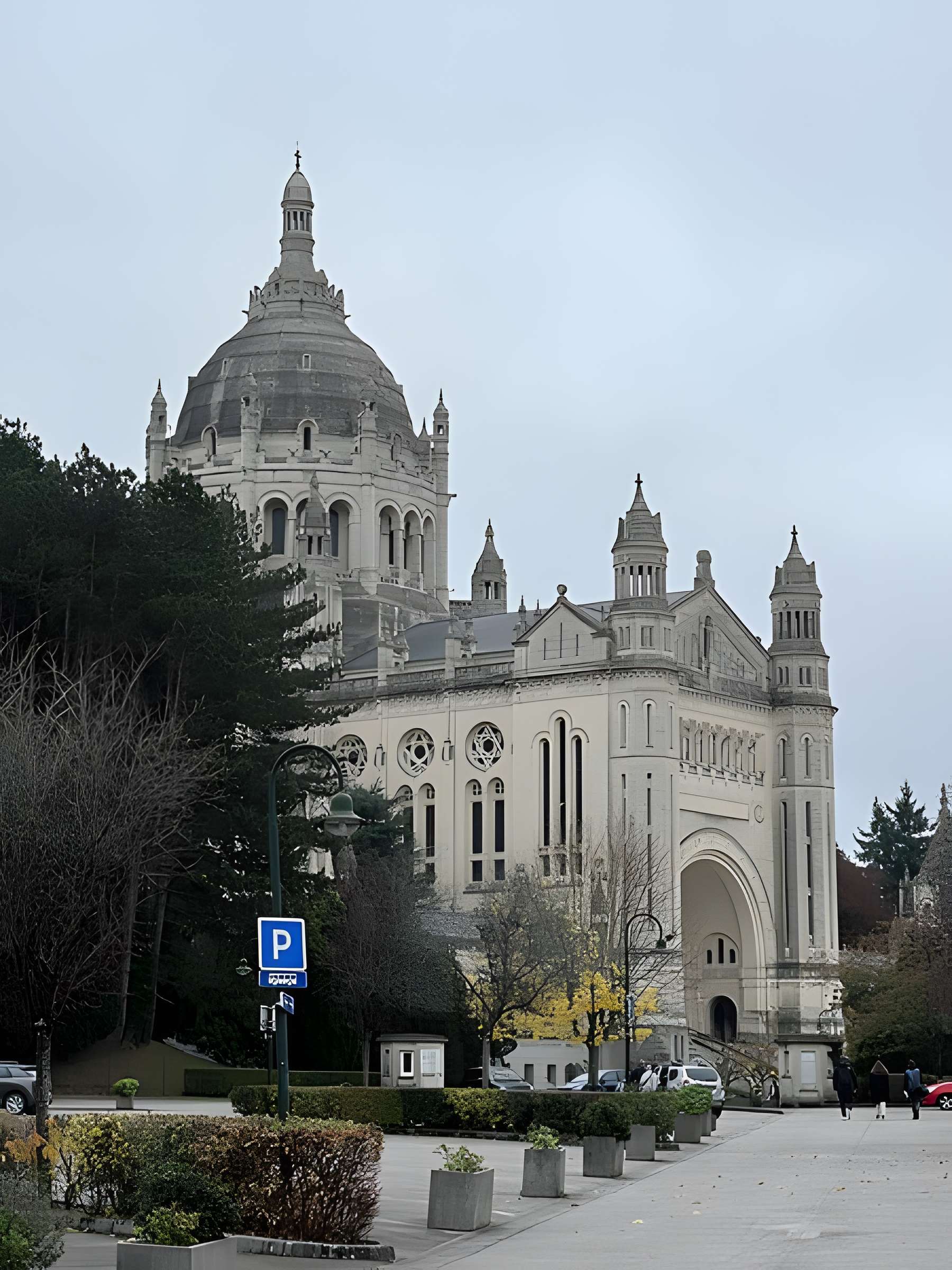 Basilique Sainte-Thérèse