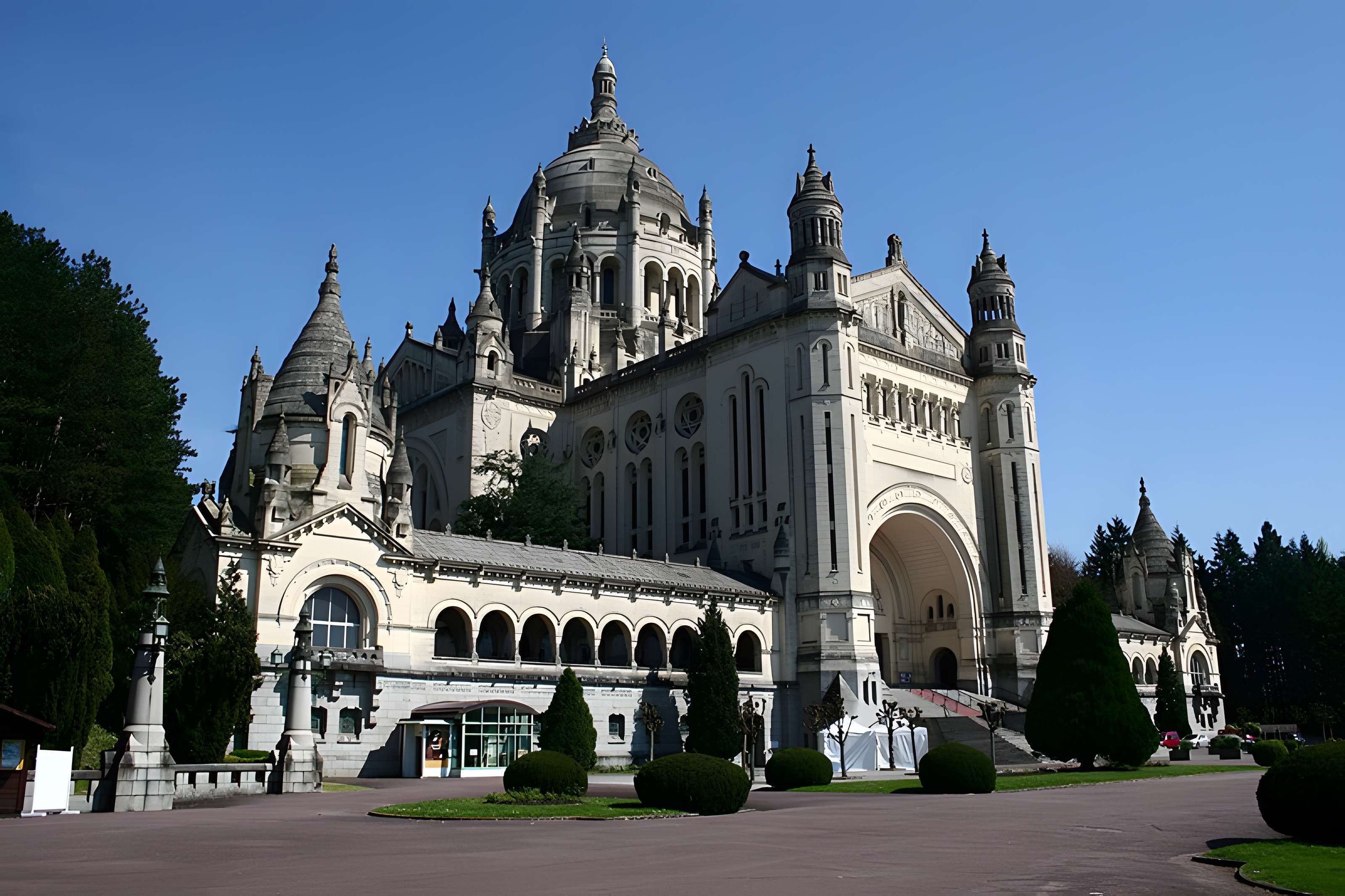 Basilique Sainte-Thérèse