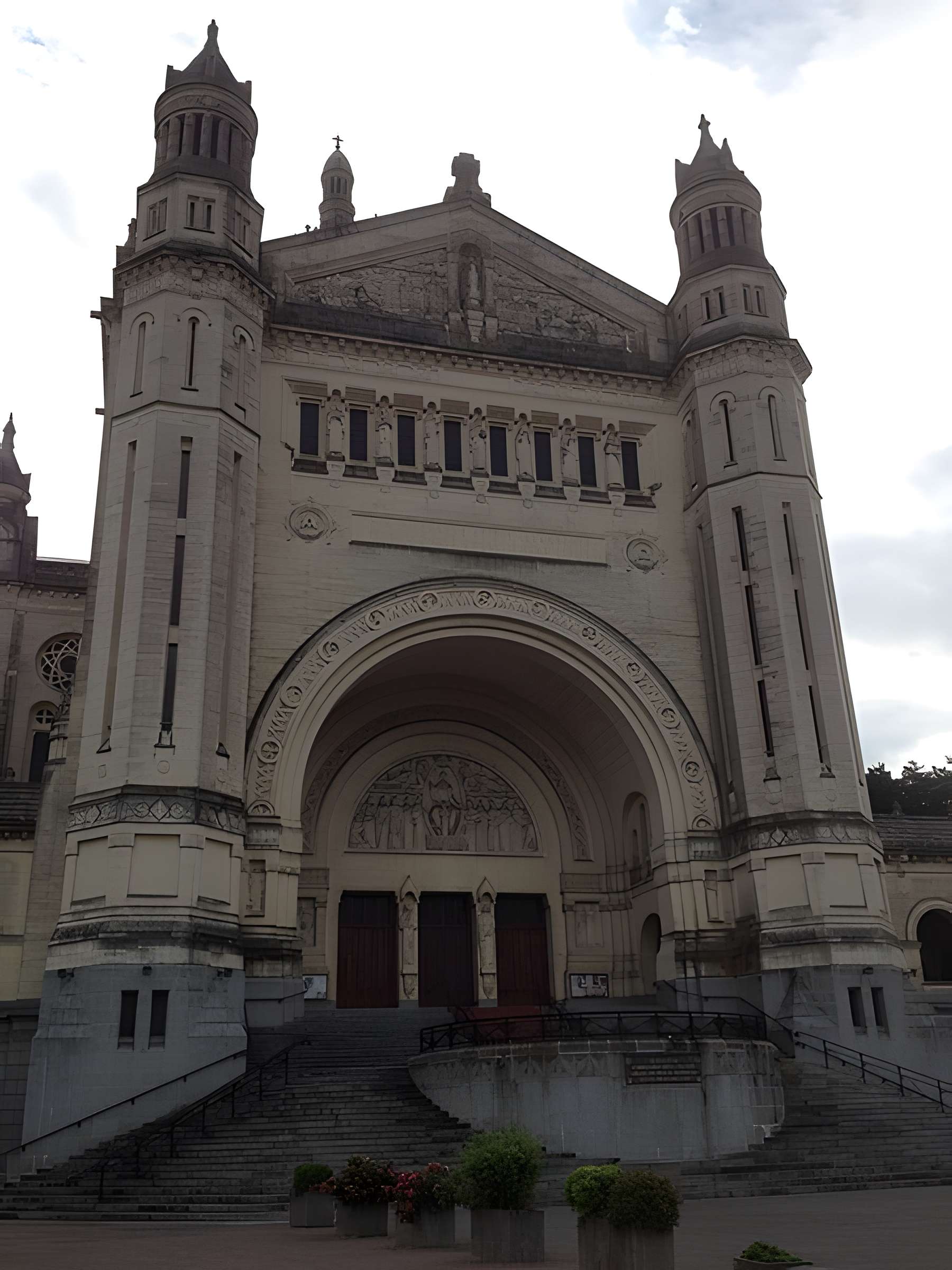 Basilique Sainte-Thérèse