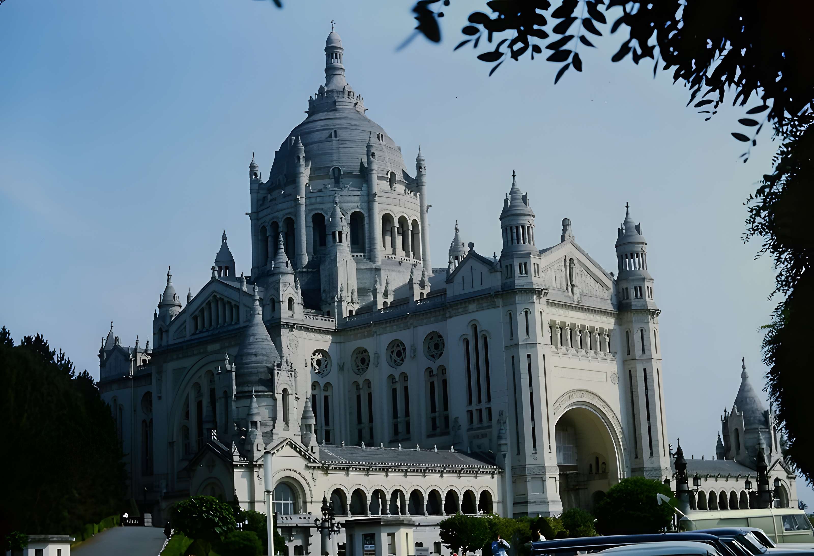 Basilique Sainte-Thérèse