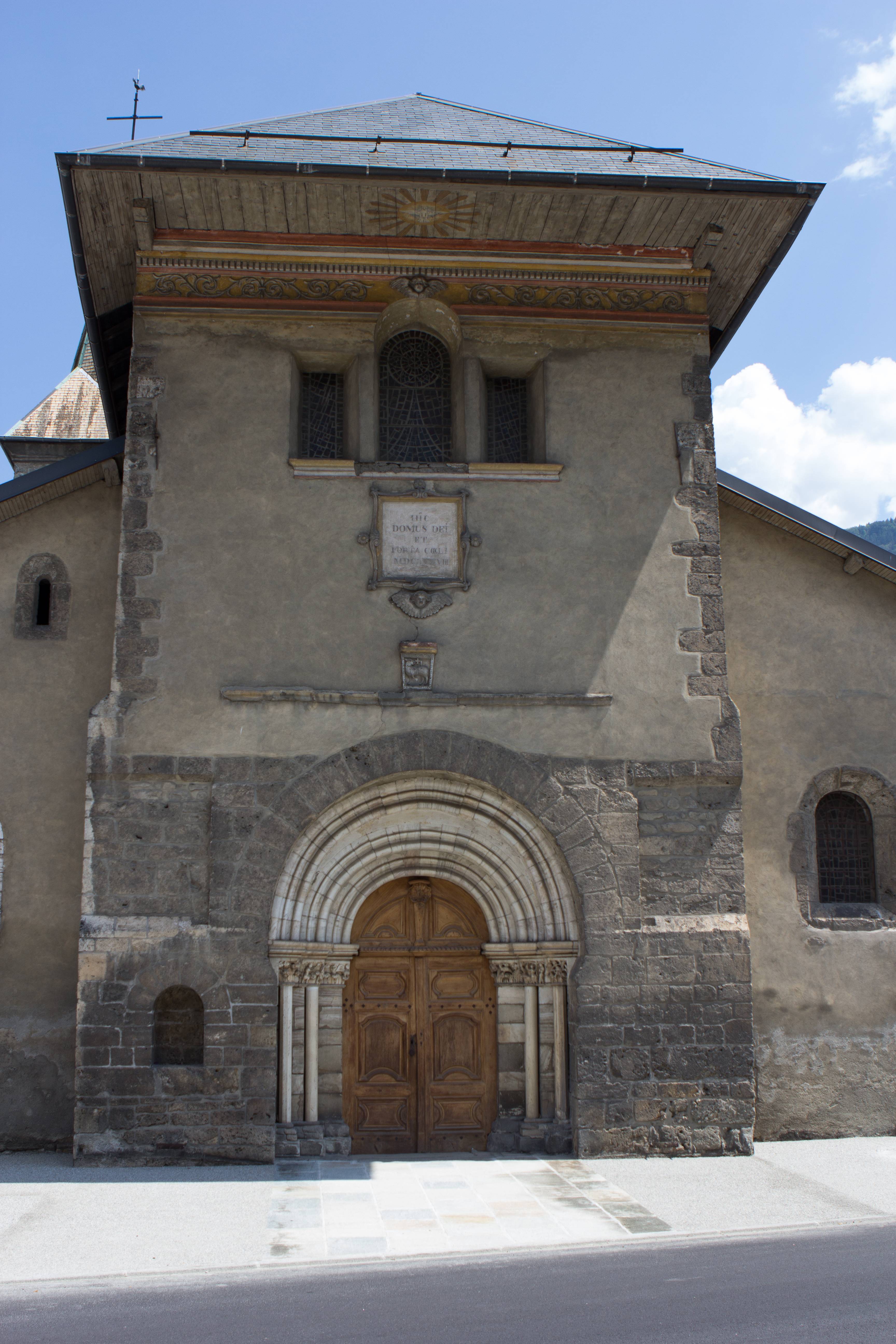 Collégiale Saint-Marcel de La Chambre