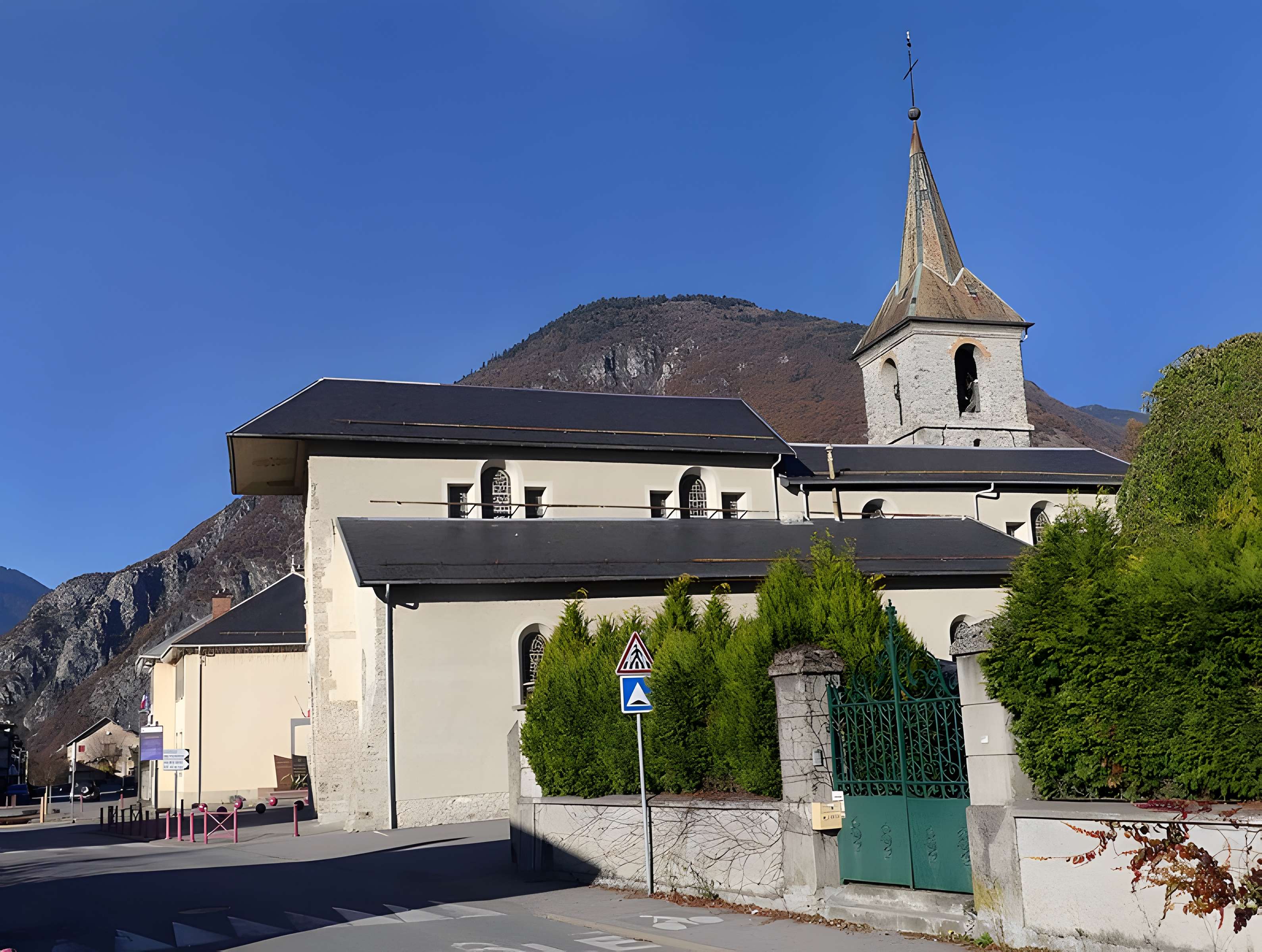 Collégiale Saint-Marcel de La Chambre