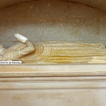 Collégiale Saint-Michel-et-Saint-Pierre de Bueil