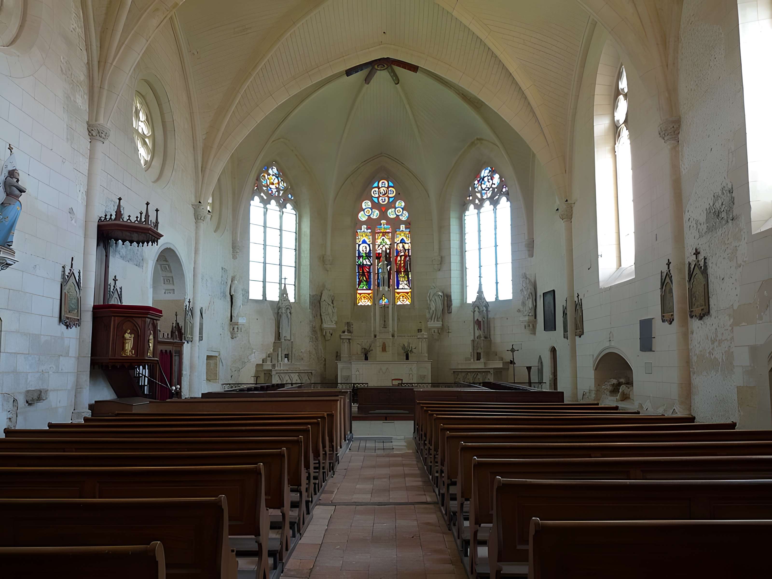 Collégiale Saint-Michel-et-Saint-Pierre de Bueil