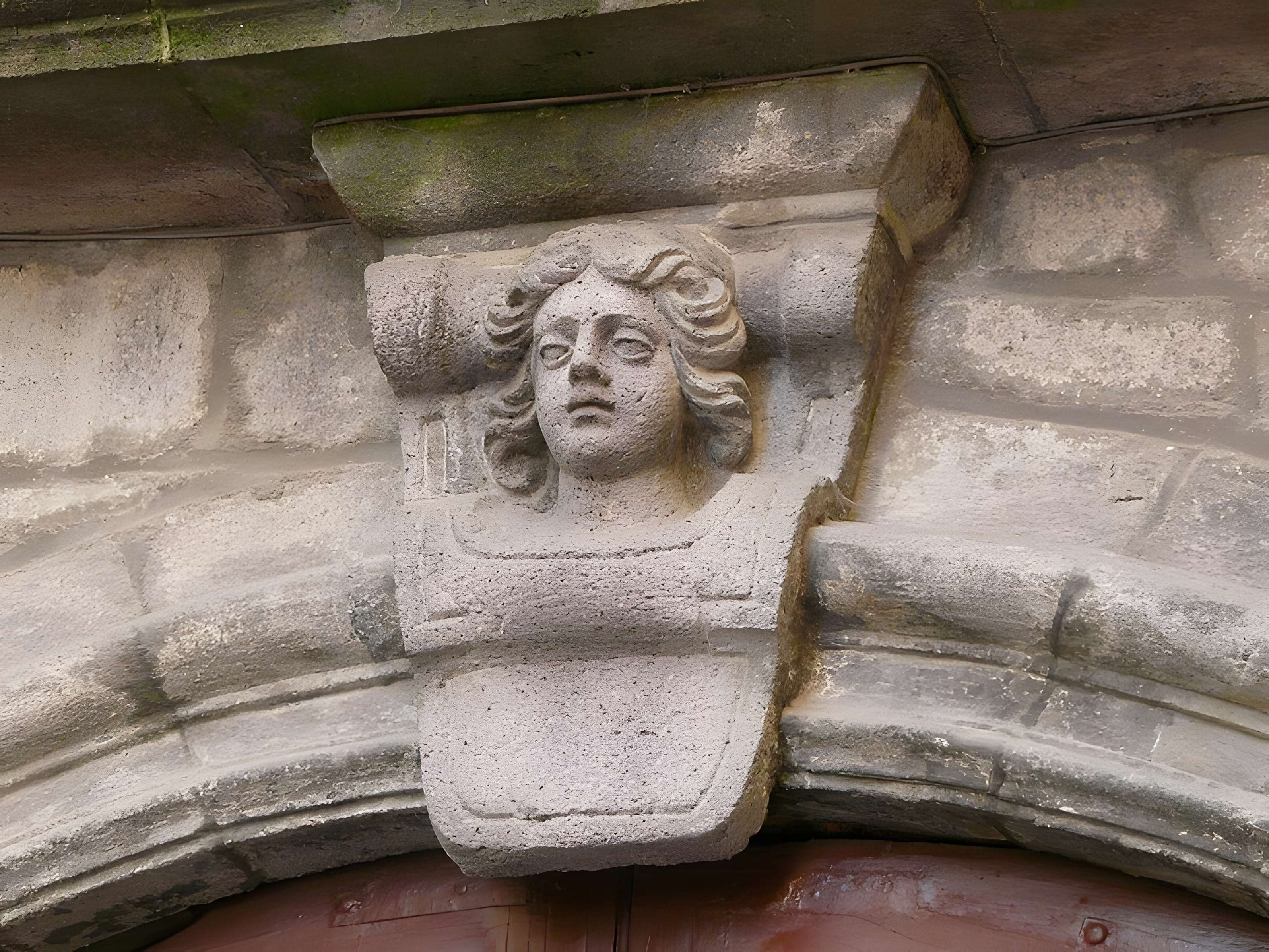 Immeuble situé au fond de l'impasse Vermenouze