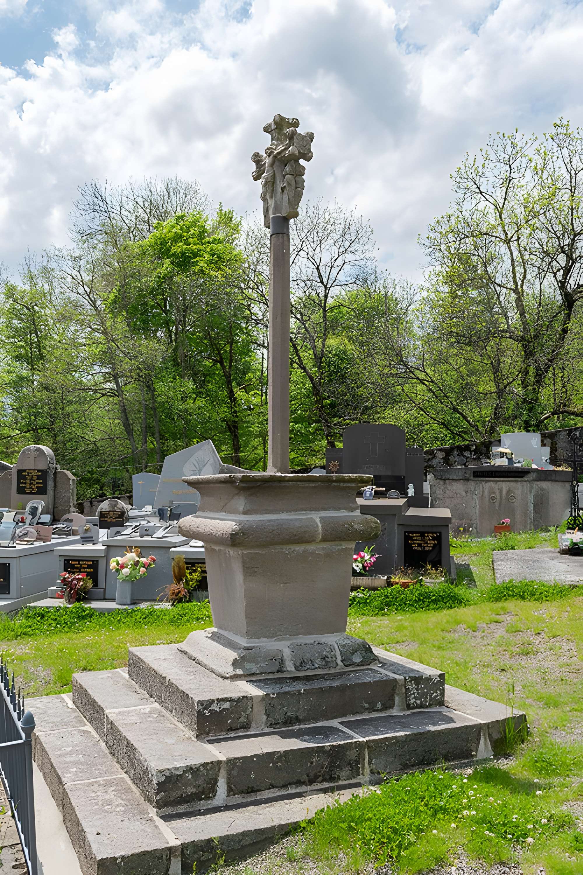 Croix de cimetière