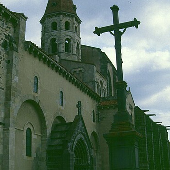 Photo de Collégiale Saint-Victor et Sainte-Couronne dEnnezat
