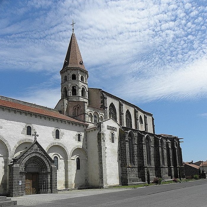 Photo de Collégiale Saint-Victor et Sainte-Couronne dEnnezat