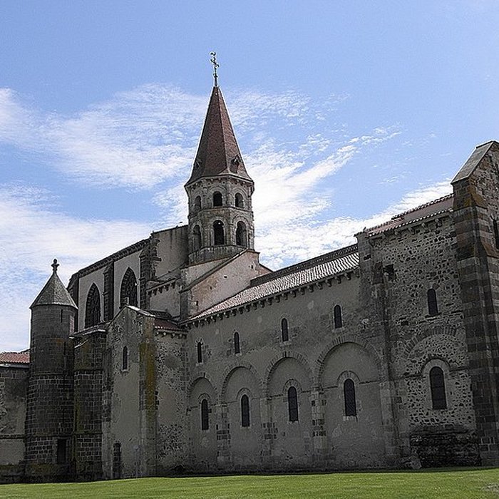 Photo de Collégiale Saint-Victor et Sainte-Couronne dEnnezat