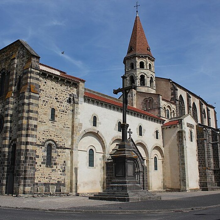 Photo de Collégiale Saint-Victor et Sainte-Couronne dEnnezat