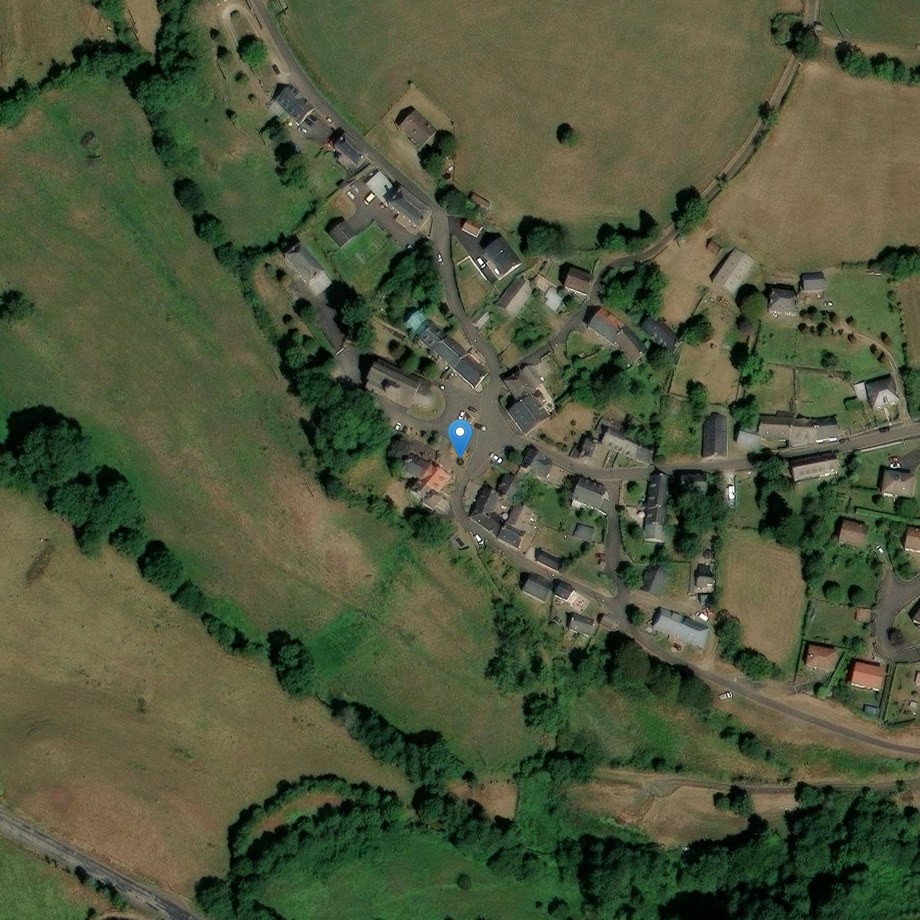 Photo de Brunnen mit achteckigem Becken mit zentralem Lauf mit Skulpturen verziert