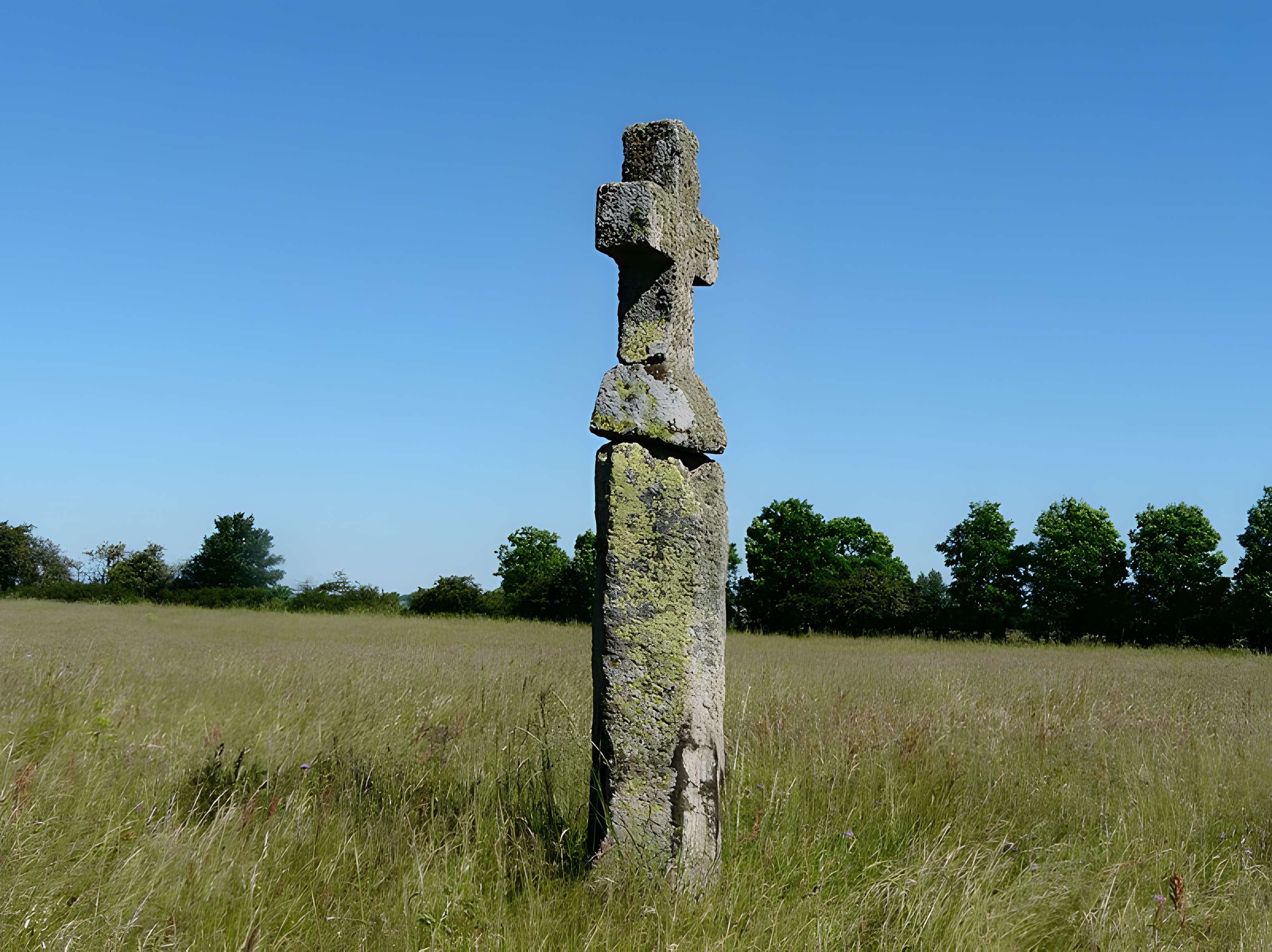 Menhir christianisé de La Croix-Grosse