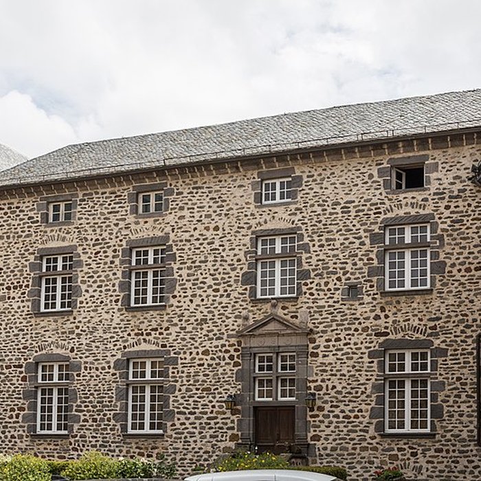 Photo de Ancien évêché, actuellement mairie et musée