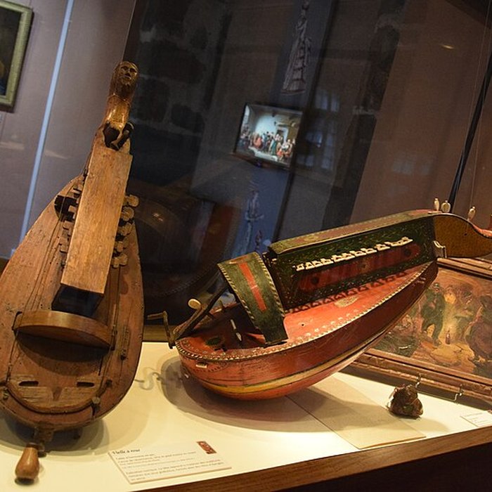 Photo de Ancien évêché, actuellement mairie et musée