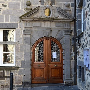 Ancien évêché, actuellement mairie et musée