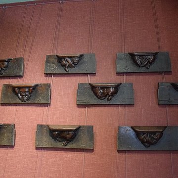 Ancien évêché, actuellement mairie et musée