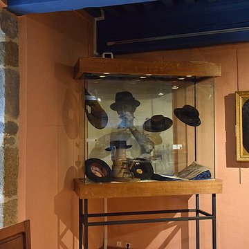 Ancien évêché, actuellement mairie et musée