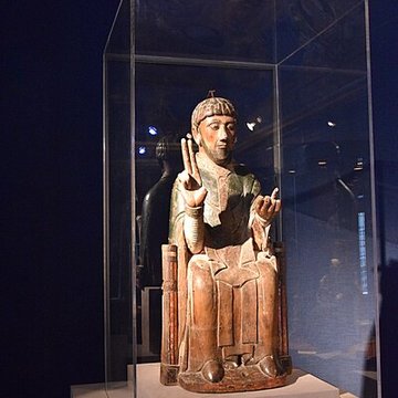 Ancien évêché, actuellement mairie et musée