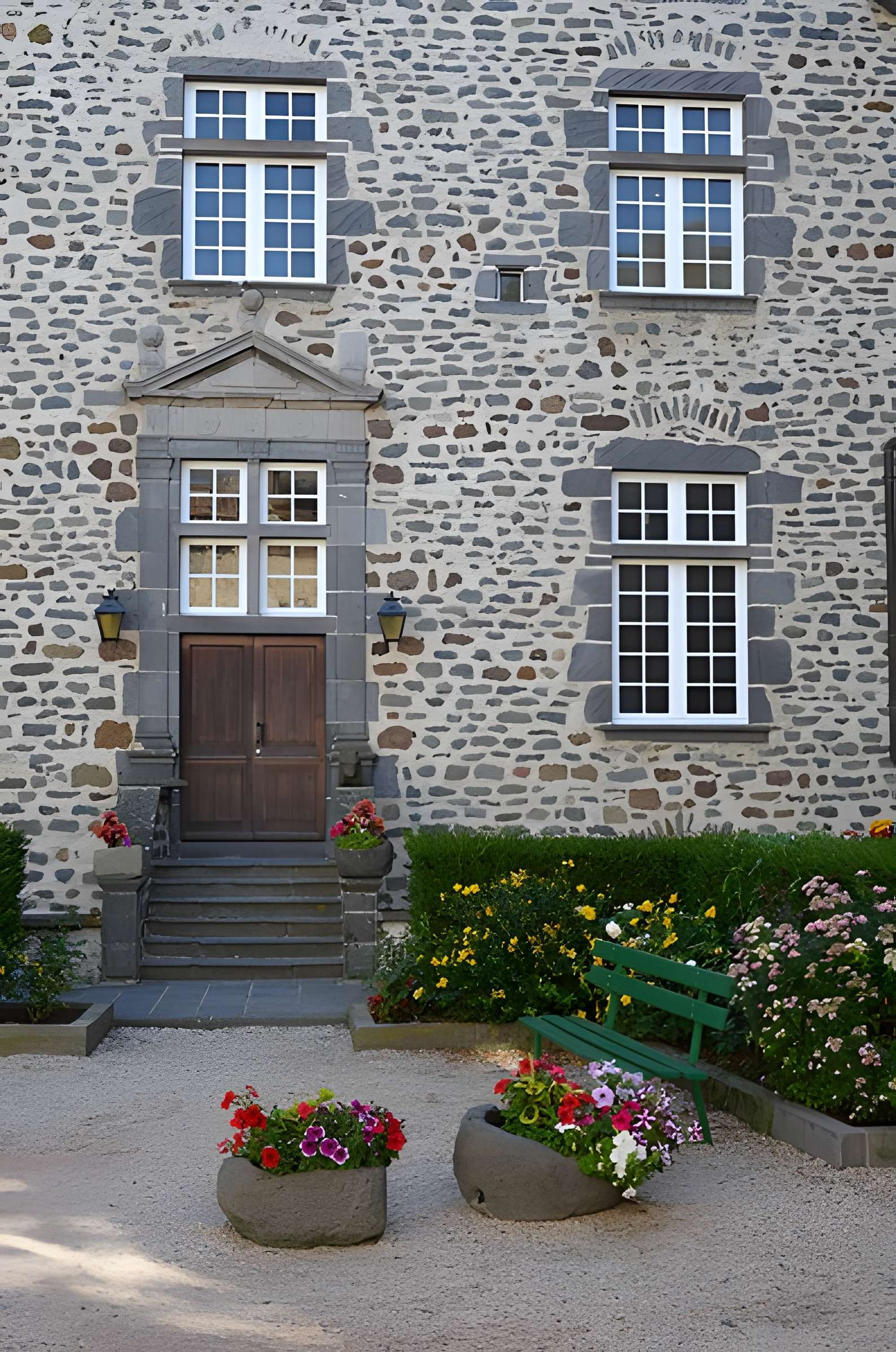Ancien évêché, actuellement mairie et musée