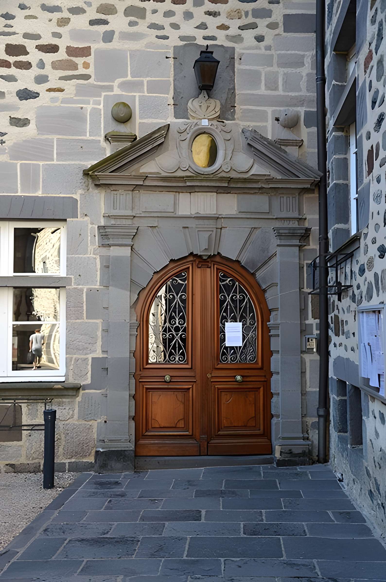 Ancien évêché, actuellement mairie et musée
