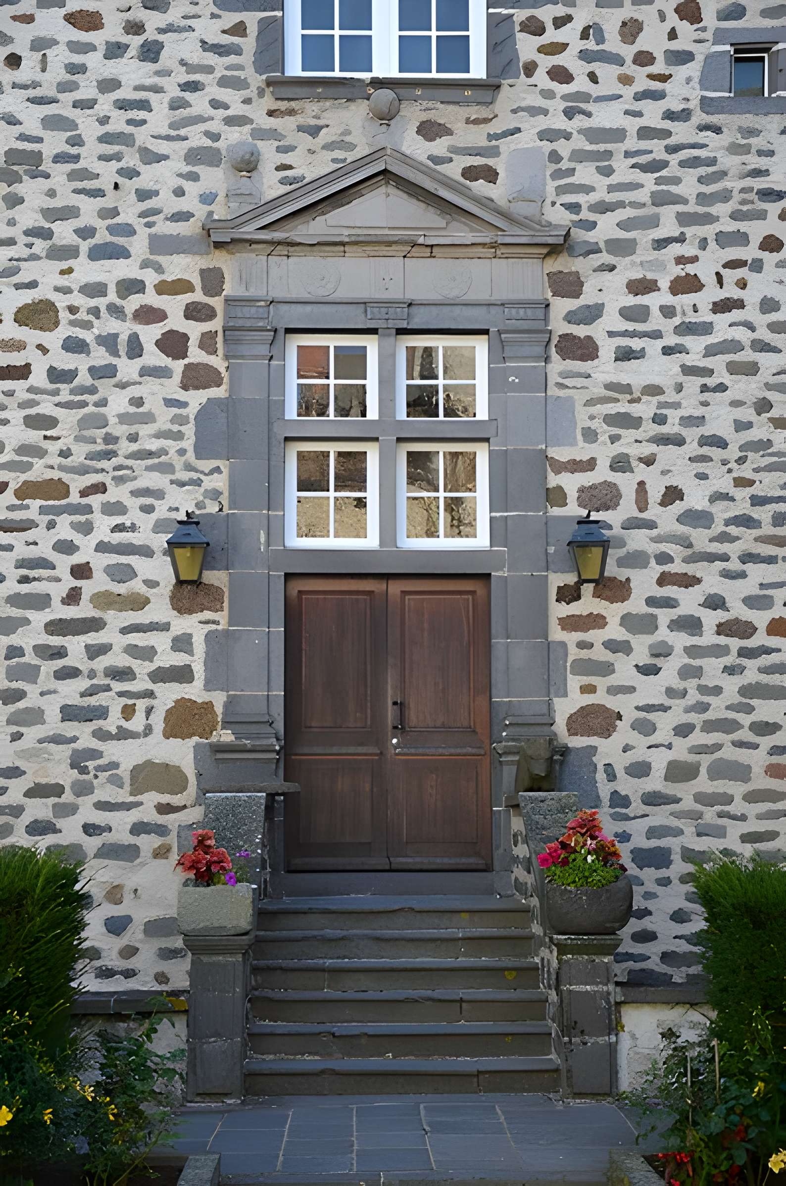 Ancien évêché, actuellement mairie et musée