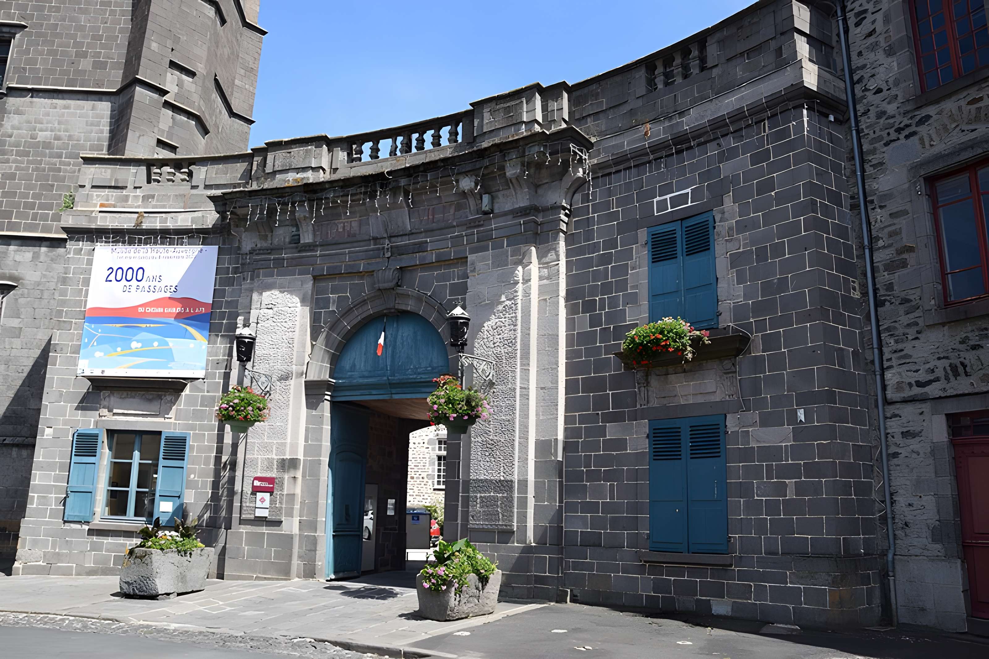Ancien évêché, actuellement mairie et musée