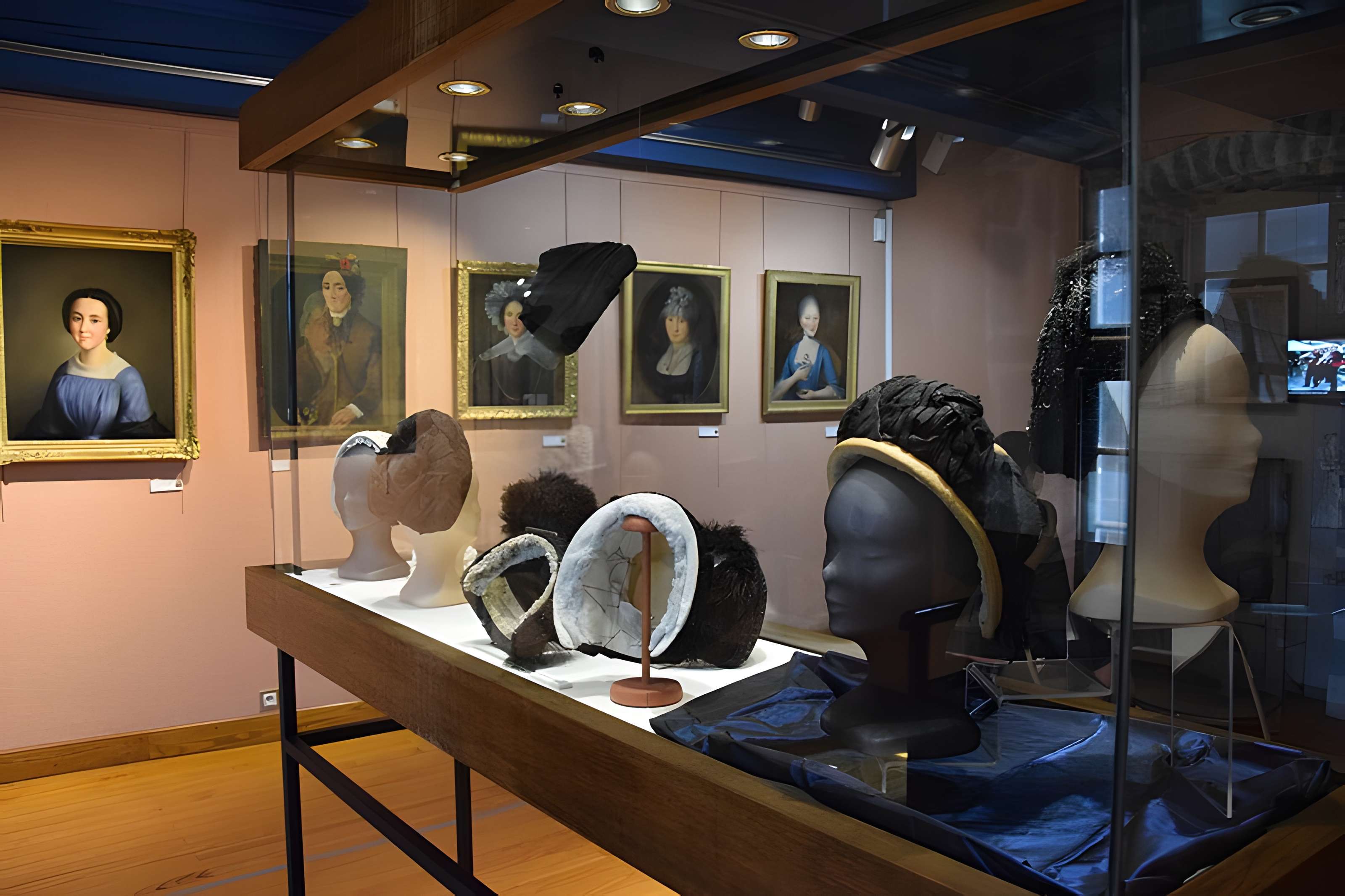 Ancien évêché, actuellement mairie et musée