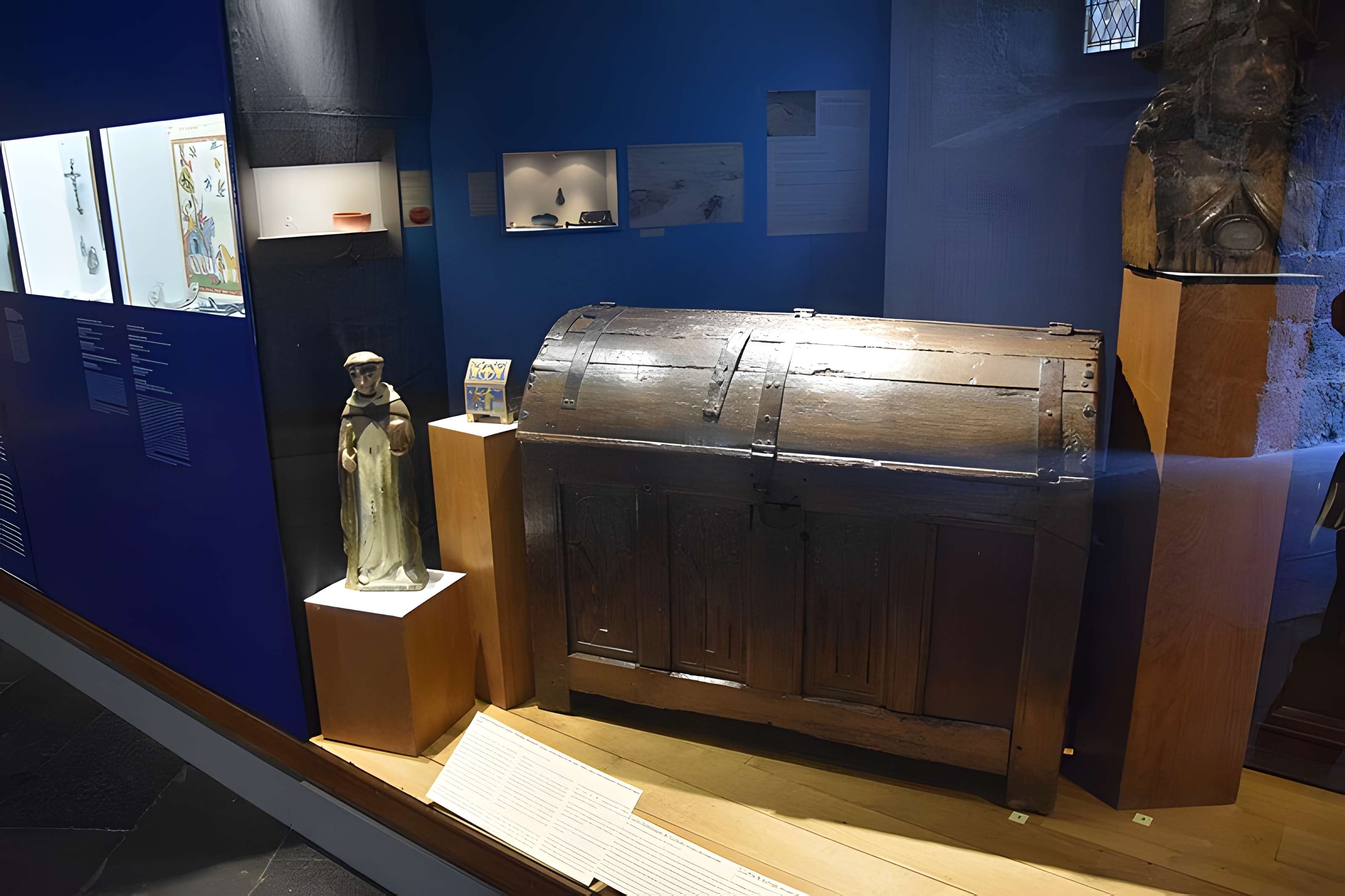 Ancien évêché, actuellement mairie et musée