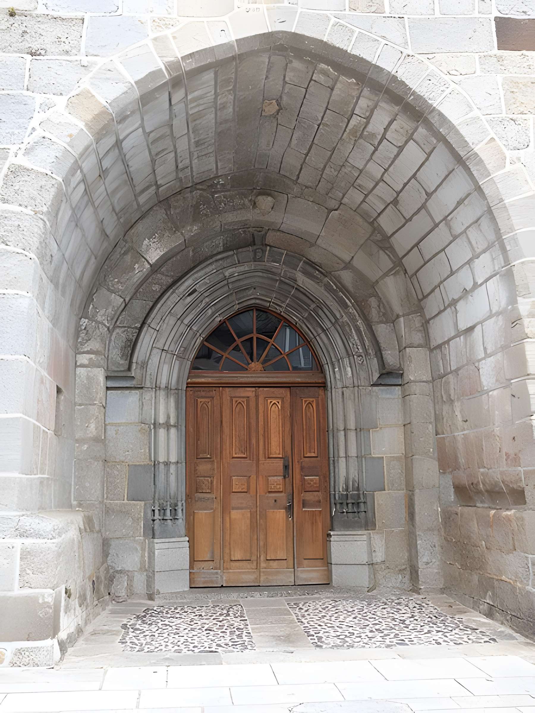 Eglise Saint-Pierre et Saint-Michel