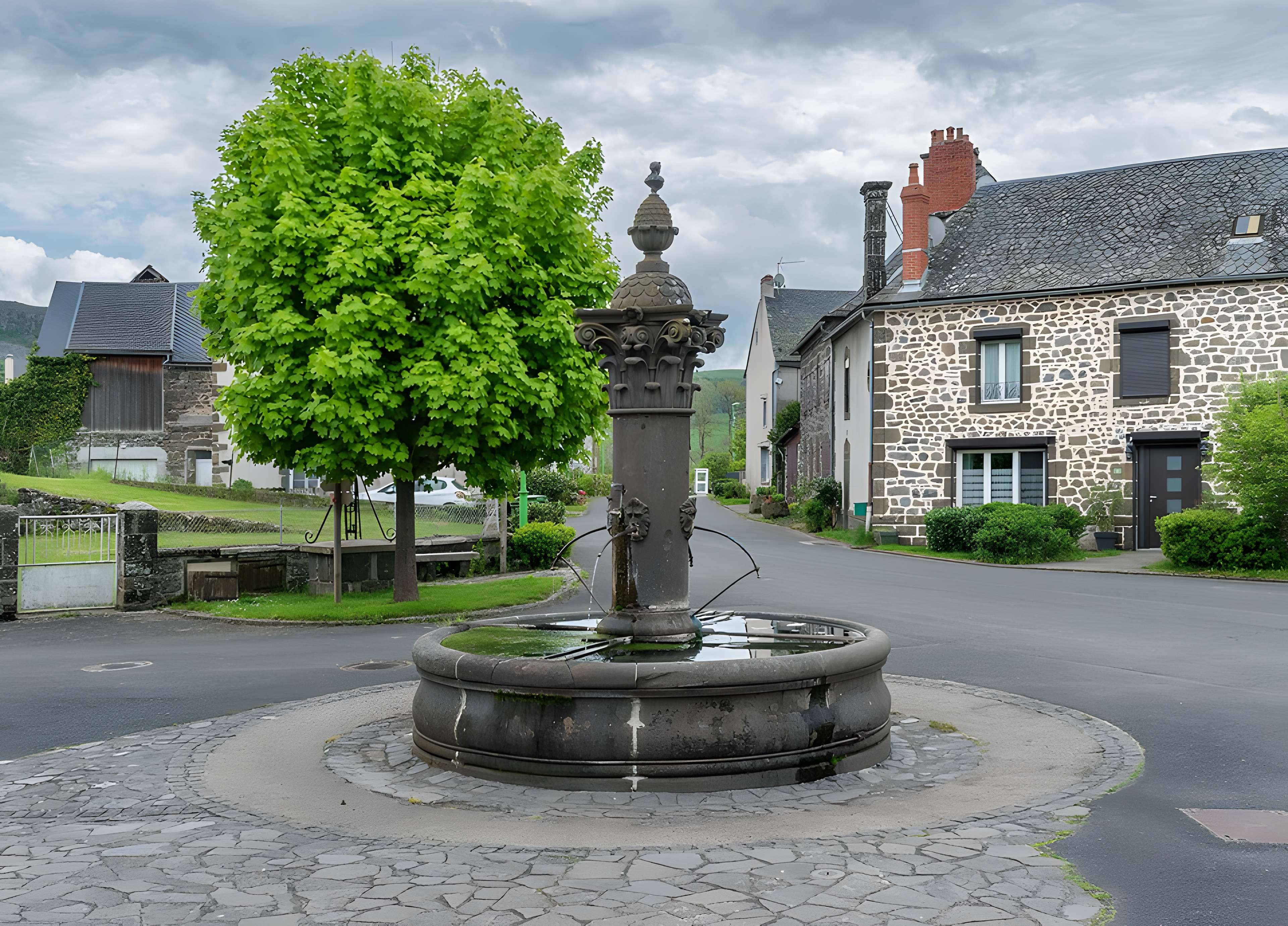 Fontaine datée de 1872