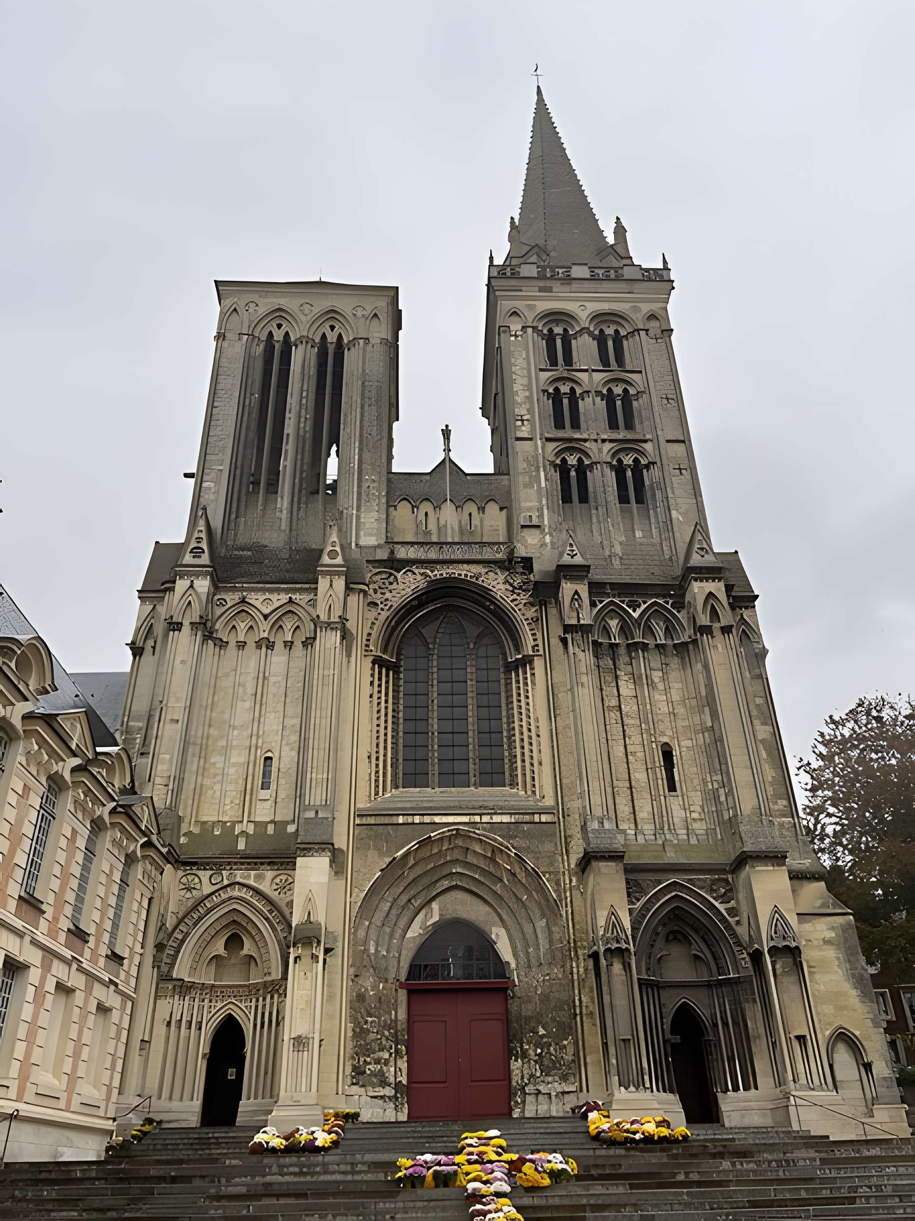 Cathédrale Saint-Pierre de Lisieux