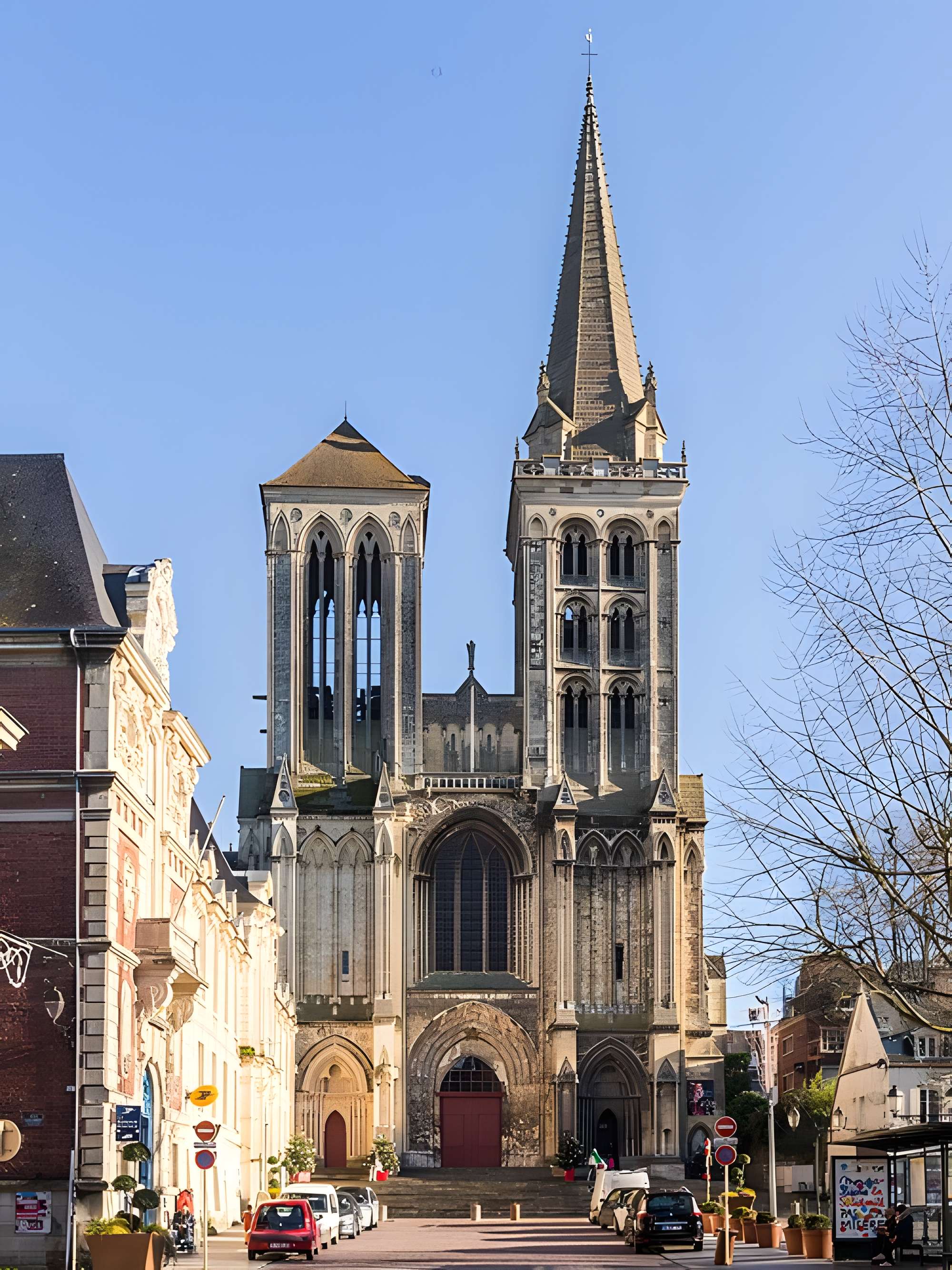 Cathédrale Saint-Pierre de Lisieux