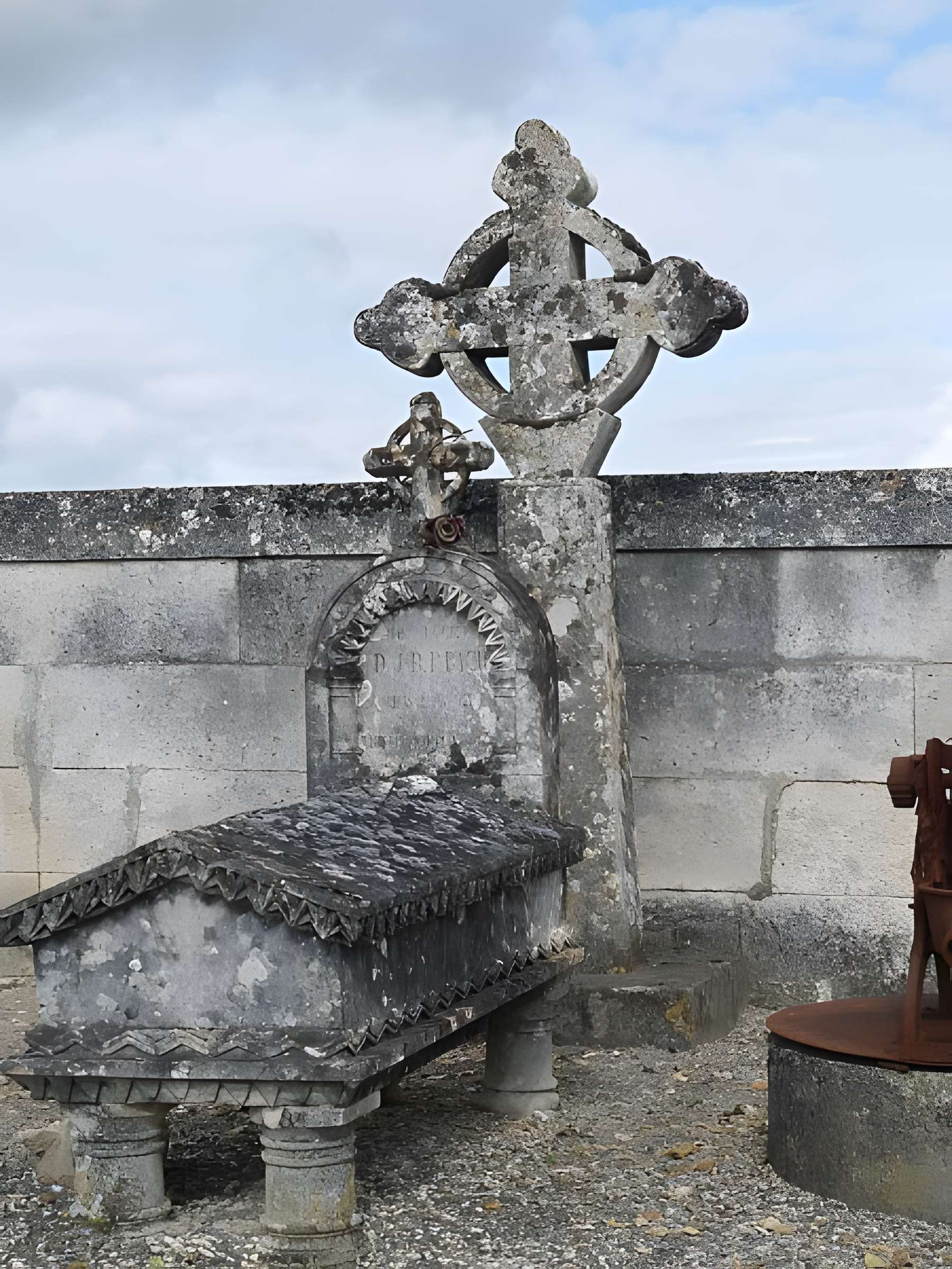 Croix de l'ancien cimetière