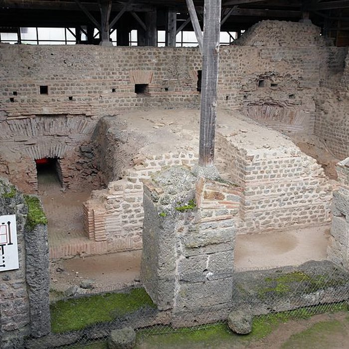 Photo de Restes dun amphithéâtre