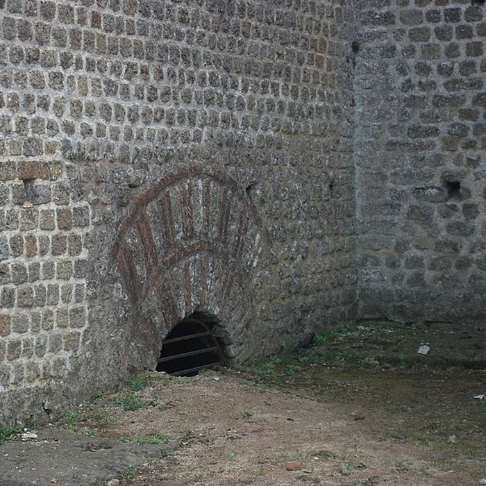 Photo de Restes dun amphithéâtre