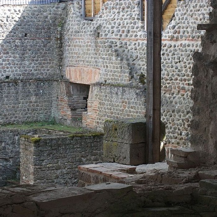 Photo de Restes dun amphithéâtre