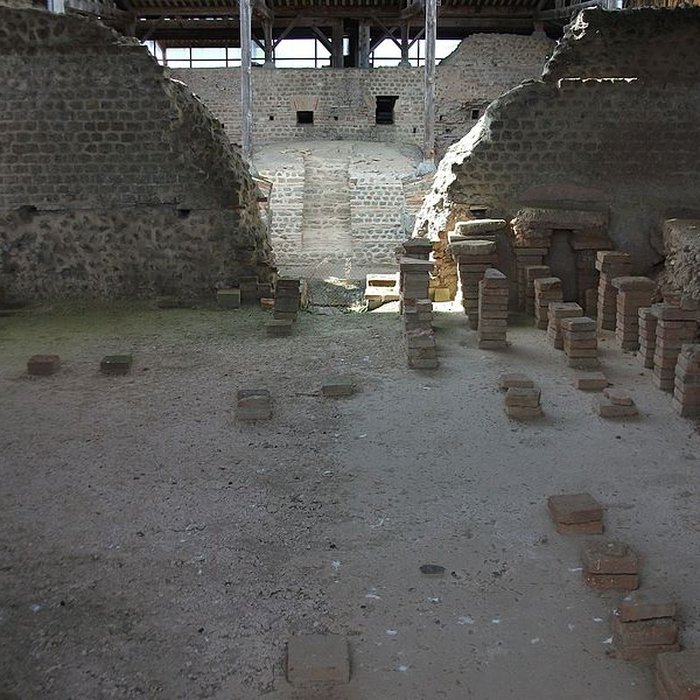 Photo de Restes dun amphithéâtre